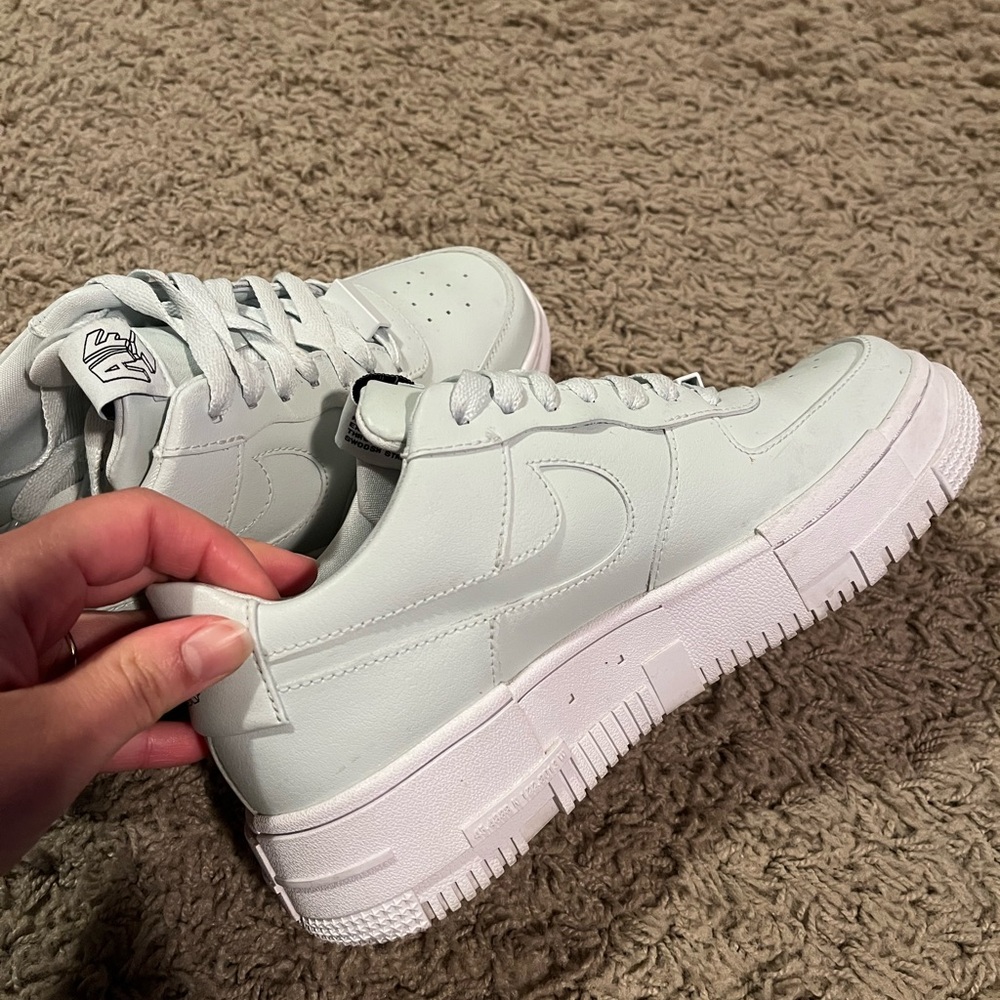 Nike Air Force 1 Mint Green Sneakers | Women’s Size 7 | Clean & Gently Worn - Picture 5 of 7